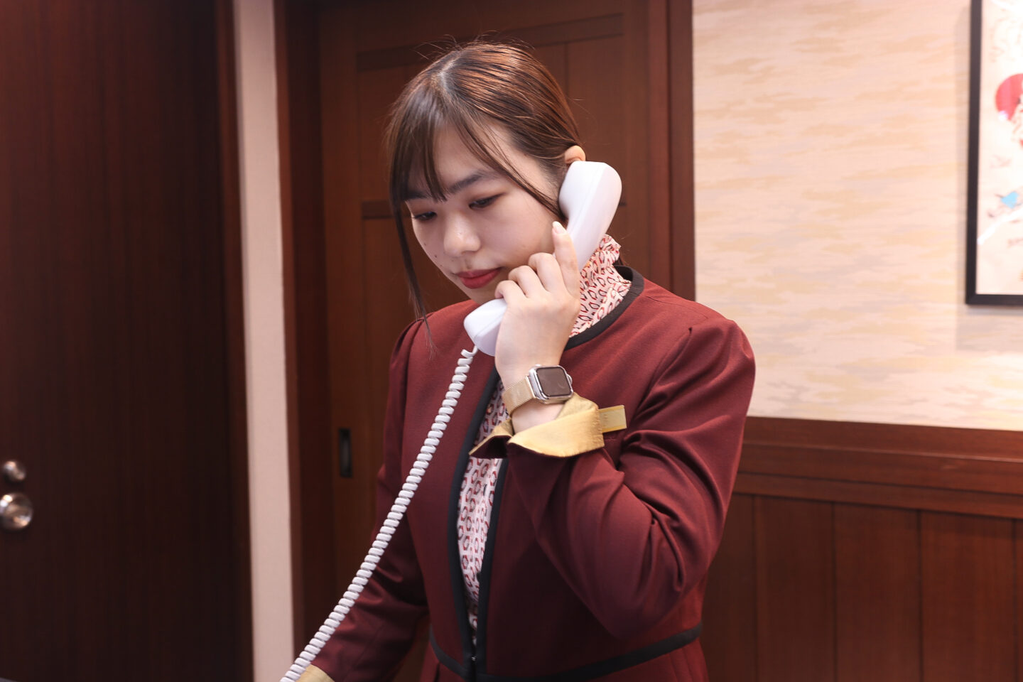 【正社員】ホテルのフロントスタッフ／経験者優遇！スキルアップを目指せます☆/通勤も便利